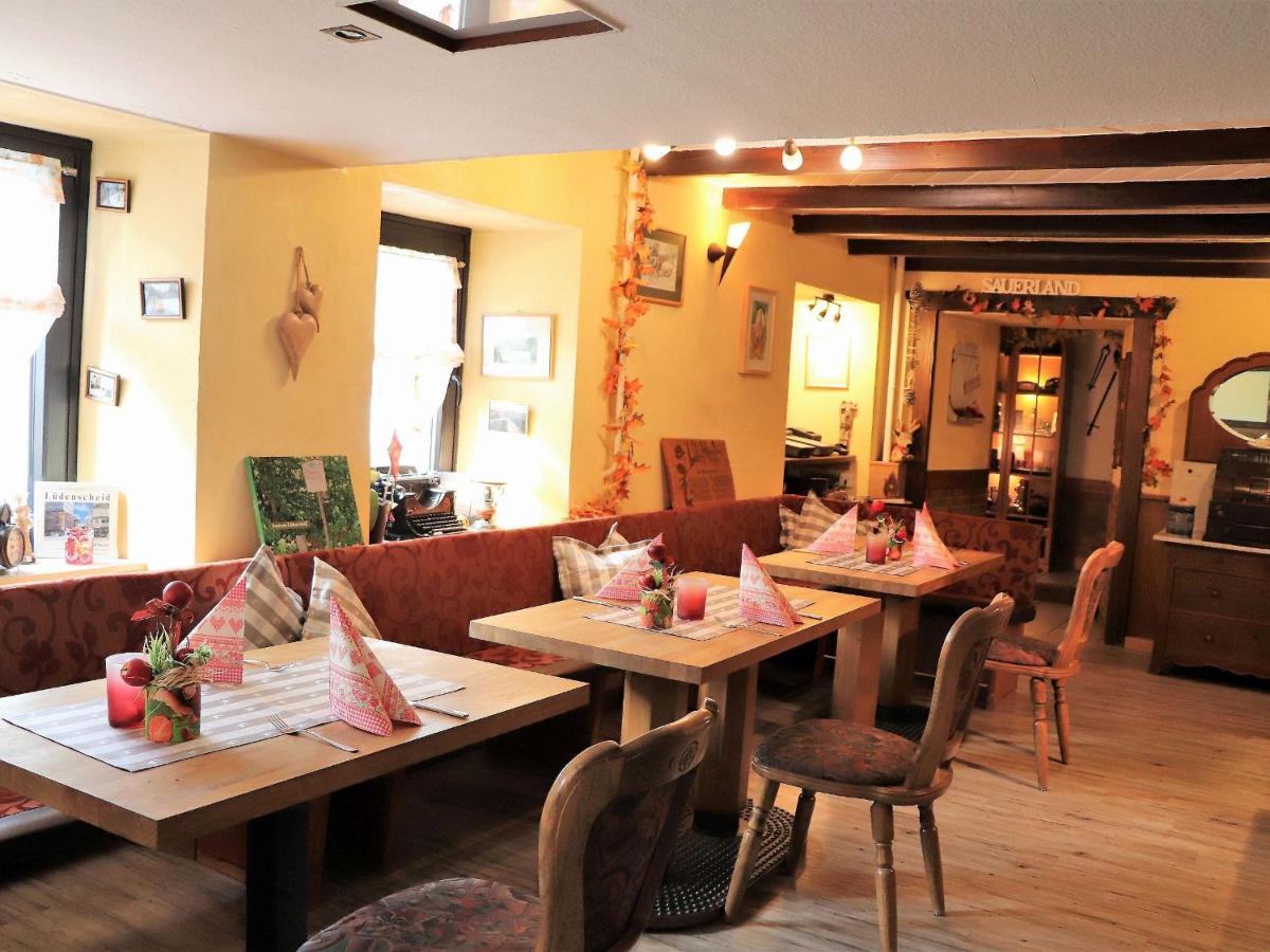 Cafe-Restaurant Vedder 호텔 Herscheid 외부 사진